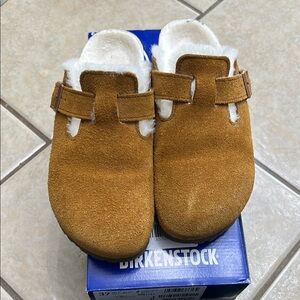 Birkenstock Women’s Tan Suede Clogs
